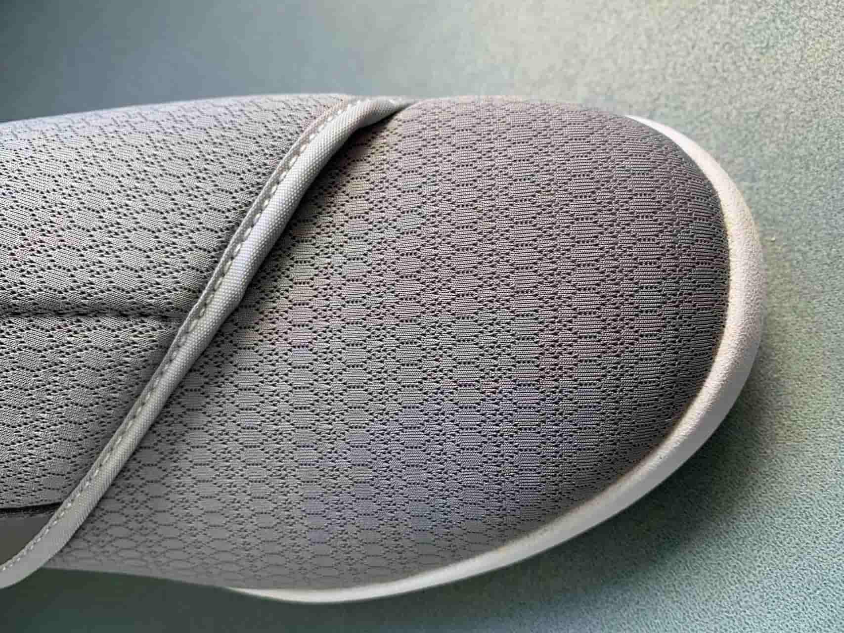 Soft breathable diabetic shoes